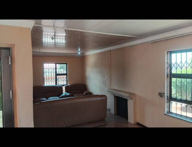 3 BEDROOM HOUSE FOR SALE IN ZAKARIYYA PARK